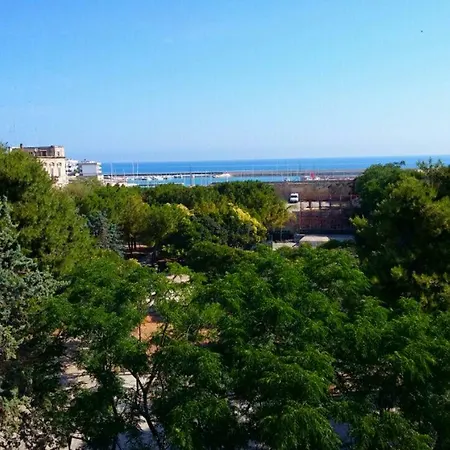 Casa Vacanze La Scalinata Bisceglie Exterior photo