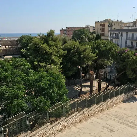 Casa Vacanze La Scalinata Bisceglie Exterior photo